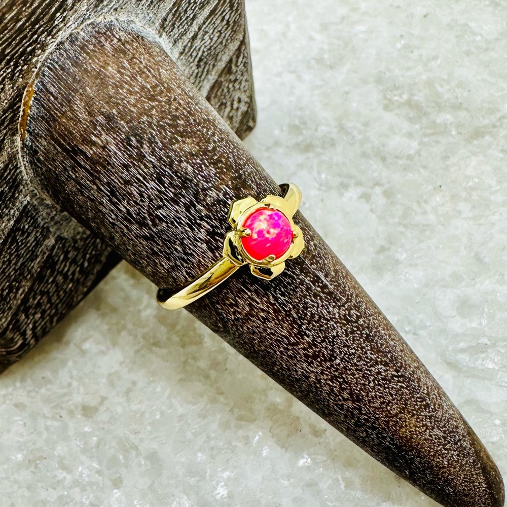 NEW! Kendra Scott Hot Pink Kyocera Opal Susie Gold Band Ring - Picture 6 of 16